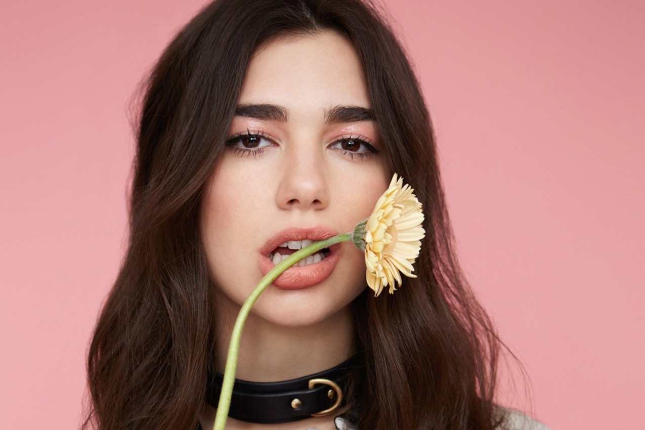 Em sua 1ª vez no Brasil, Dua Lipa arrasta multidão e mostra atitude de