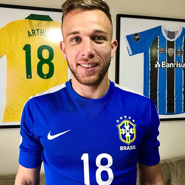 Contrato com Barça prevê bônus ao Grêmio se Arthur disputar Bola