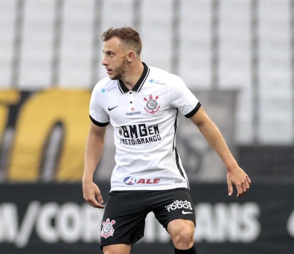 Saiba como o interesse da seleção italiana por Carlos Augusto pode ajudar o  Corinthians - Lance!