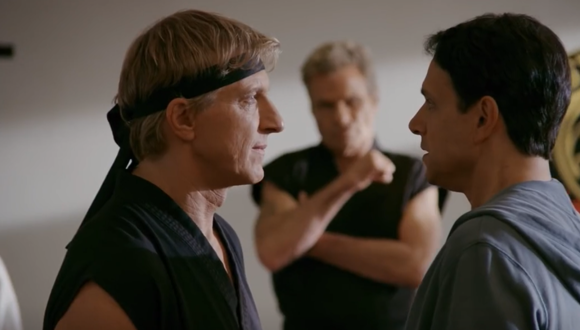 Cobra Kai': Elenco se reúne para reagir a memes brasileiros sobre