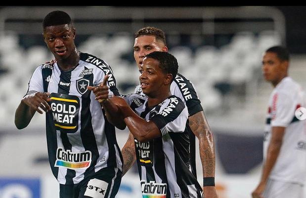 Botafogo será campeão brasileiro? Veja chances e compare as