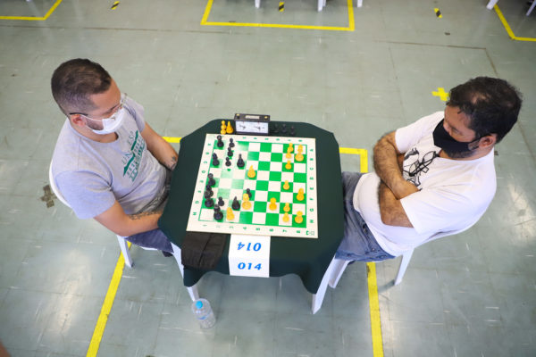 Torneio de Xadrez do Mercado teve 87 participantes de várias