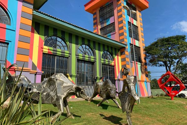 Pequeno museu a céu aberto, primeira capelinha rural de Umuarama está sendo  restaurada