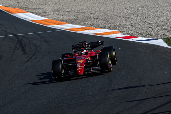 GP de Las Vegas: Ferrari domina madrugada, e Leclerc lidera dobradinha do  2º treino