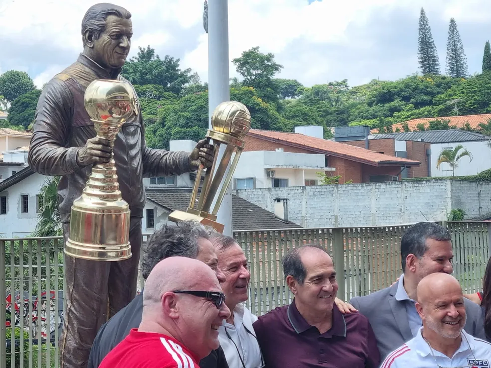 BASTIDORES: veteranos e Muricy Ramalho tentaram manter Rogério Ceni como  técnico do São Paulo - ISTOÉ Independente