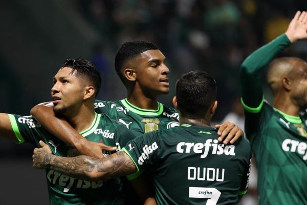 Palmeiras supera Coritiba no Allianz Parque após 3 empates seguidos