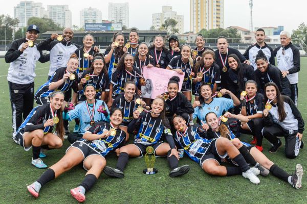 Corinthians x Inter: Futebol feminino ganha holofotes em final
